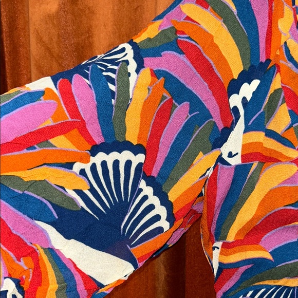 FARM Rio Multicolor V-Neck Maxi Dress with Bold Tropical Print - Picture 6 of 7